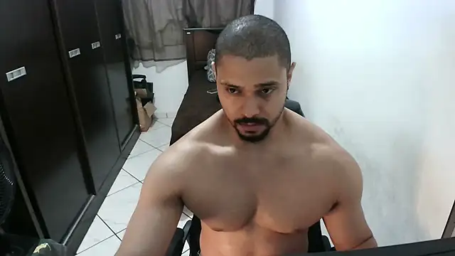 Snapshot of Brian_Aries chatting on 09/25/25, 05:11 Brian Aries online show from 09/25/25, 05:11