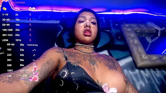 IsabellBigtitsxx online show from 02/13/26, 09:44