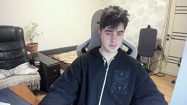 Snapshot of Knuckles17 chatting on 12/04/25, 11:08 Knuckles17 online show from 12/04/25, 11:08