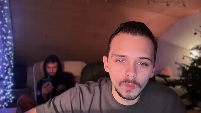 Snapshot of naked_psy chatting on 01/08/25, 01:11 naked psy online show from 01/08/25, 01:11