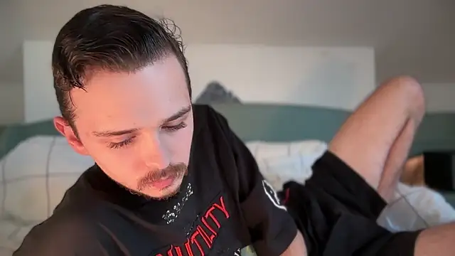 Snapshot of naked_psy chatting on 01/25/25, 01:52 naked psy online show from 01/25/25, 01:52