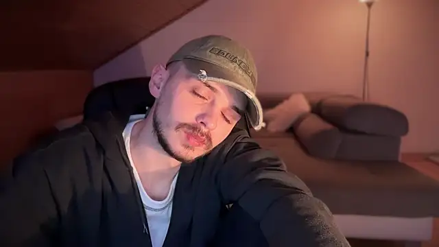 Snapshot of naked_psy chatting on 02/03/25, 03:09 naked psy online show from 02/03/25, 03:09