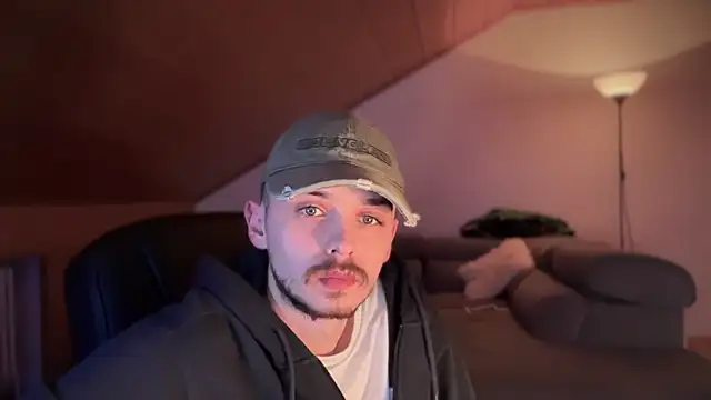 Snapshot of naked_psy chatting on 02/04/25, 12:29 naked psy online show from 02/04/25, 12:29