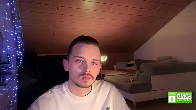 Snapshot of naked_psy chatting on 02/13/25, 12:02 naked psy online show from 02/13/25, 12:02