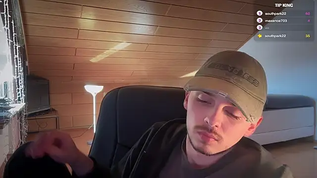 Snapshot of naked_psy chatting on 02/17/25, 09:56 naked psy online show from 02/17/25, 09:56