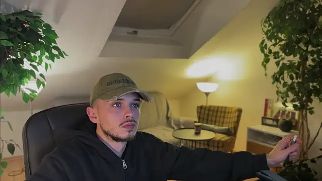 Snapshot of naked_psy chatting on 11/14/25, 12:20 naked psy online show from 11/14/25, 12:20