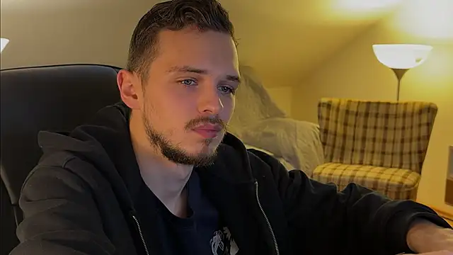 Snapshot of naked_psy chatting on 12/01/25, 02:00 naked psy online show from 12/01/25, 02:00