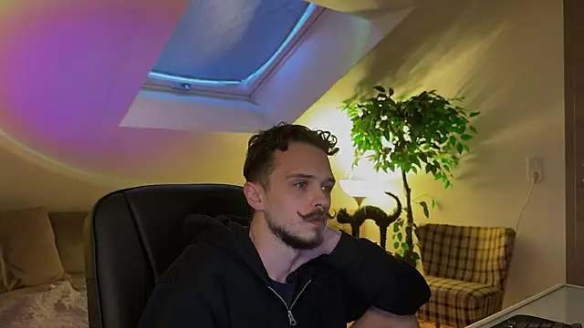 Snapshot of naked_psy chatting on 03/19/26, 05:06 naked psy online show from 03/19/26, 05:06