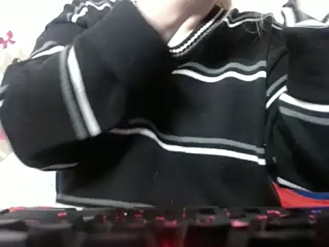 69liamilk69 online show from 12/16/24, 05:27