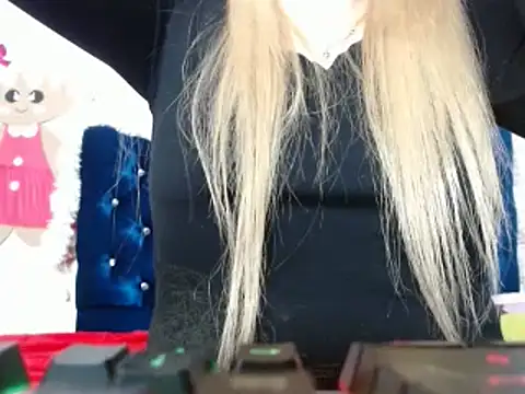 69liamilk69 online show from 01/23/25, 04:30