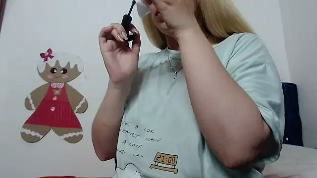 69liamilk69 online show from 10/05/25, 08:34