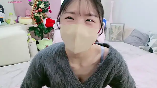 Snapshot of anchan_ chatting on 12/08/24, 06:11 anchan online show from 12/08/24, 06:11