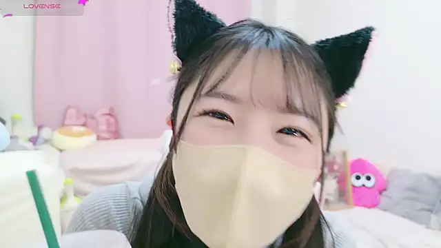 Snapshot of anchan_ chatting on 01/05/25, 12:42 anchan online show from 01/05/25, 12:42