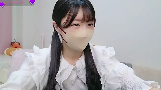 Snapshot of anchan_ chatting on 11/16/25, 12:22 anchan online show from 11/16/25, 12:22