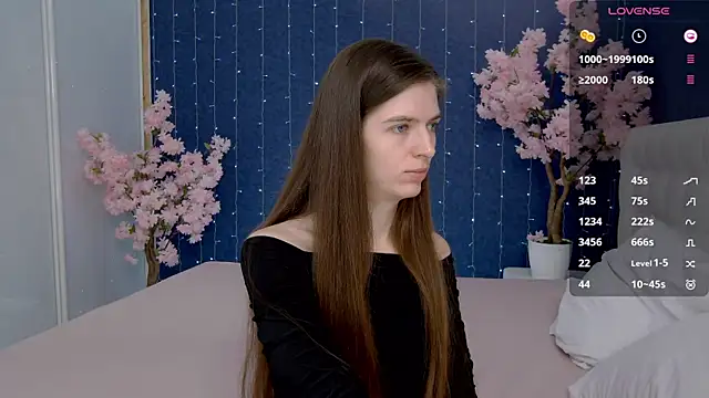 Snapshot of -Mirror-Girl- chatting on 02/06/25, 03:06 -Mirror-Girl- online show from 02/06/25, 03:06