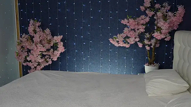 -Mirror-Girl- online show from 04/03/26, 05:49