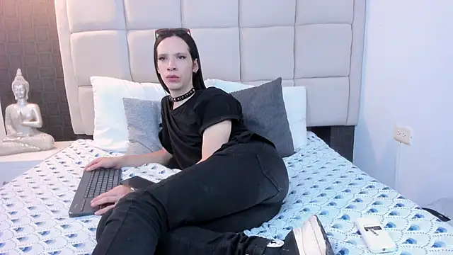 Hecatee 77 online show from 03/04/25, 08:05