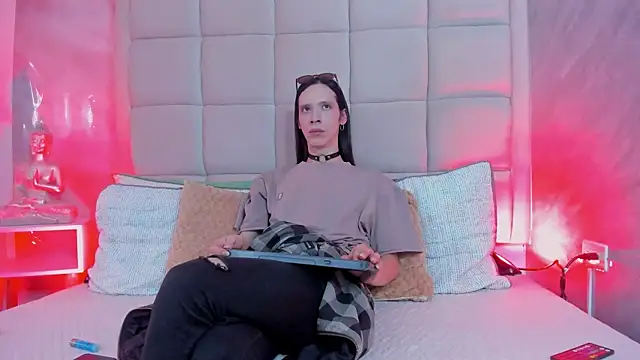 Hecatee 77 online show from 11/19/25, 07:47