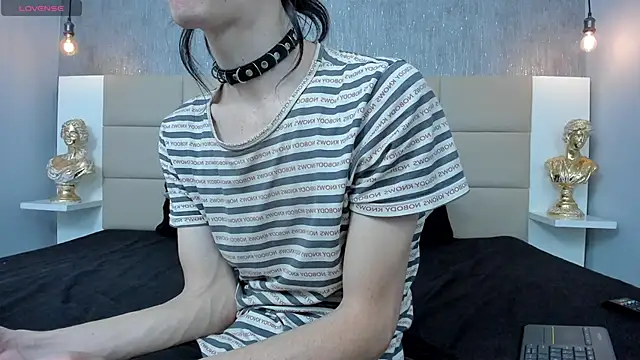 Hecatee 77 online show from 04/23/26, 07:16