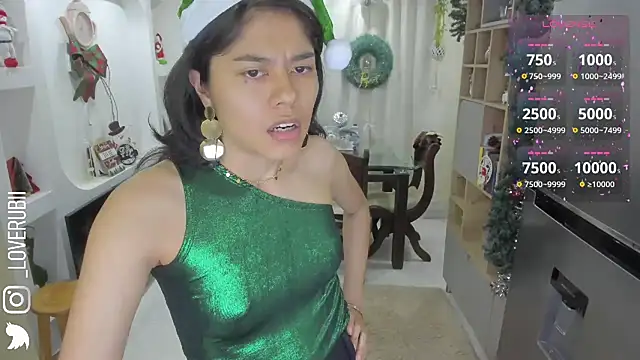 Snapshot of loverubii chatting on 12/21/25, 06:31 loverubii online show from 12/21/25, 06:31