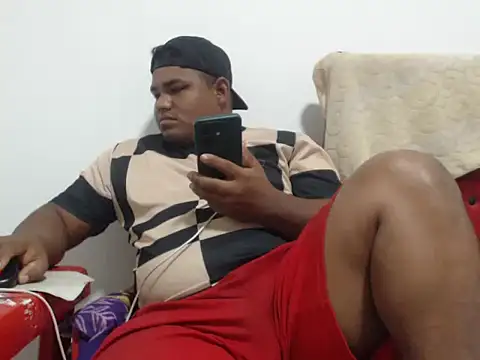 PONSE LATINO online show from 10/13/25, 04:40