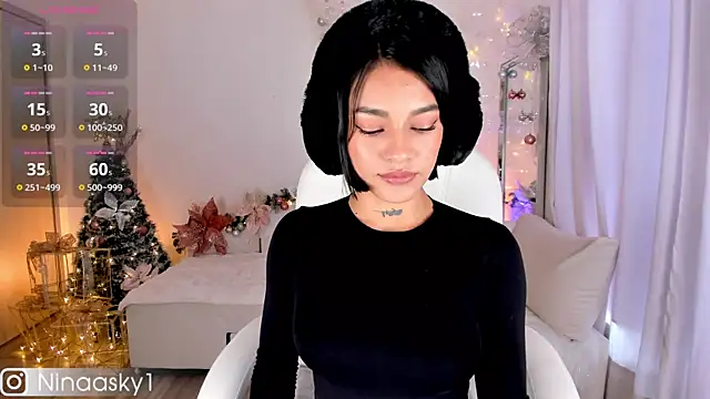 Snapshot of ninaa_sky chatting on 12/21/24, 12:59 ninaa sky online show from 12/21/24, 12:59