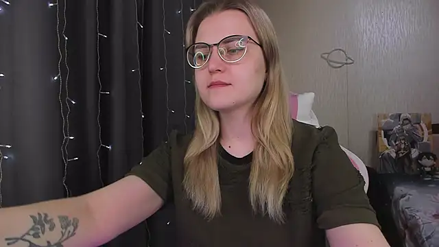 MissBrightShine online show from 03/25/26, 11:38