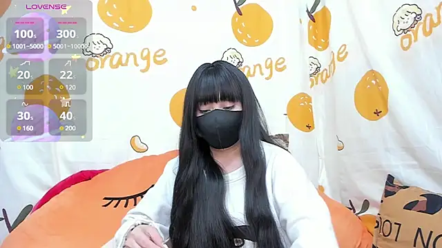 Snapshot of alonelove__ chatting on 02/13/25, 02:45 alonelove online show from 02/13/25, 02:45