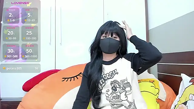 Snapshot of alonelove__ chatting on 02/22/25, 02:39 alonelove online show from 02/22/25, 02:39