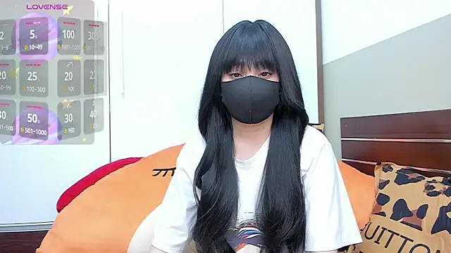 Snapshot of alonelove__ chatting on 02/25/25, 02:36 alonelove online show from 02/25/25, 02:36