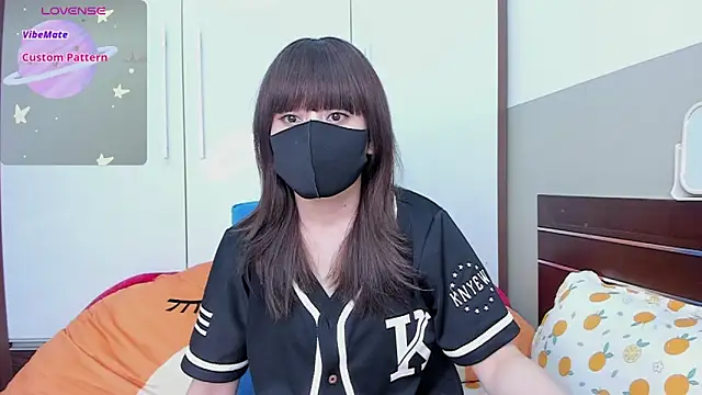 Snapshot of alonelove__ chatting on 09/19/25, 02:24 alonelove online show from 09/19/25, 02:24