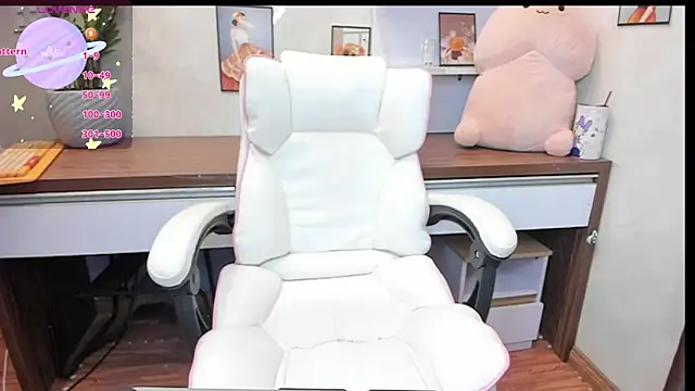 Snapshot of alonelove__ chatting on 10/04/25, 03:26 alonelove online show from 10/04/25, 03:26