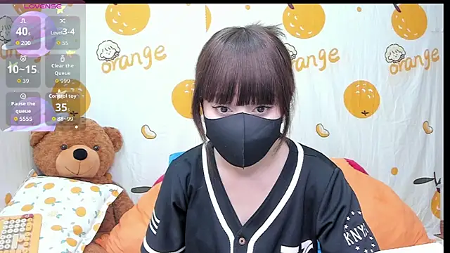 Snapshot of alonelove__ chatting on 10/15/25, 02:22 alonelove online show from 10/15/25, 02:22