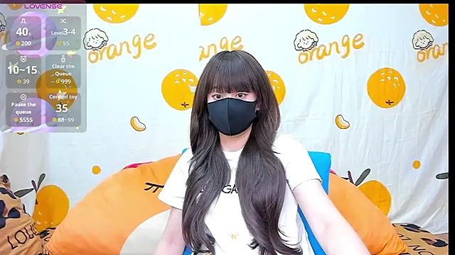 Snapshot of alonelove__ chatting on 10/21/25, 02:01 alonelove online show from 10/21/25, 02:01