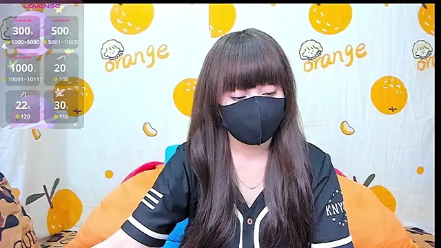 Snapshot of alonelove__ chatting on 10/23/25, 02:33 alonelove online show from 10/23/25, 02:33