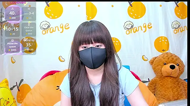 Snapshot of alonelove__ chatting on 10/27/25, 02:26 alonelove online show from 10/27/25, 02:26