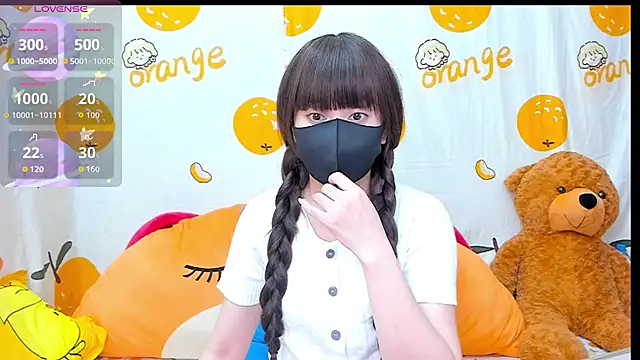 Snapshot of alonelove__ chatting on 10/28/25, 02:37 alonelove online show from 10/28/25, 02:37