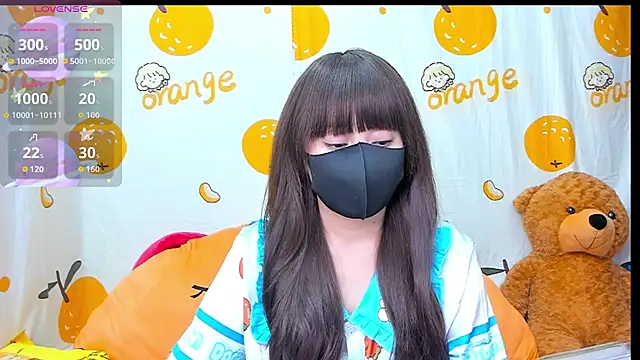 Snapshot of alonelove__ chatting on 10/29/25, 02:36 alonelove online show from 10/29/25, 02:36