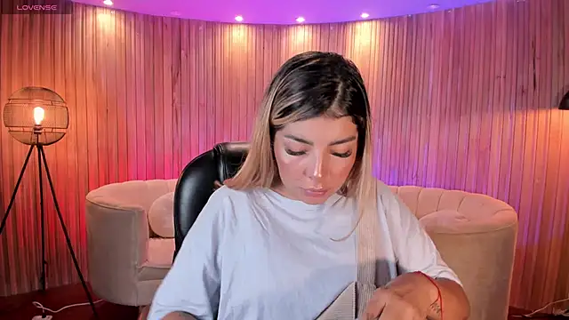 LisaMonroe  online show from 02/03/25, 11:31