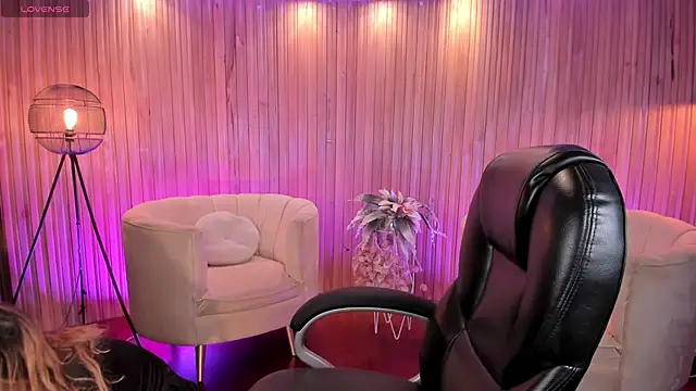 LisaMonroe  online show from 02/08/25, 12:28