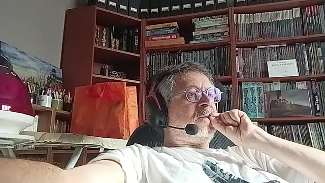 Mandra is a whore online show from 10/22/25, 09:42