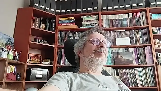 Mandra is a whore online show from 11/09/25, 01:09