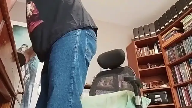 Mandra is a whore online show from 11/21/25, 10:14