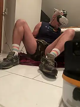 Snapshot of LeviXtreme chatting on 04/03/26, 10:19 LeviXtreme online show from 04/03/26, 10:19