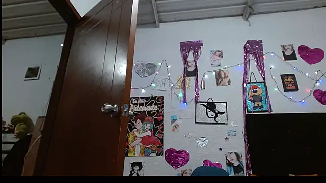 Saray extrovert  online show from 02/13/25, 04:11