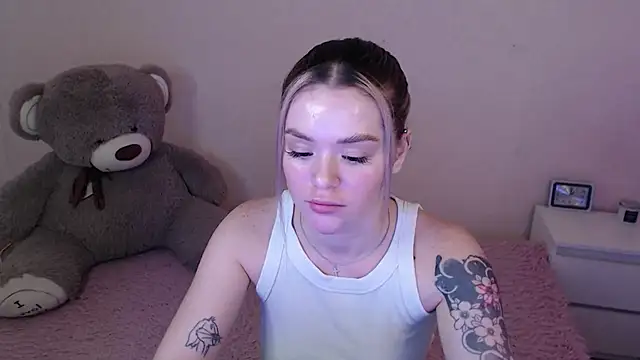 Snapshot of miaacatt chatting on 01/23/25, 08:15 miaacatt online show from 01/23/25, 08:15