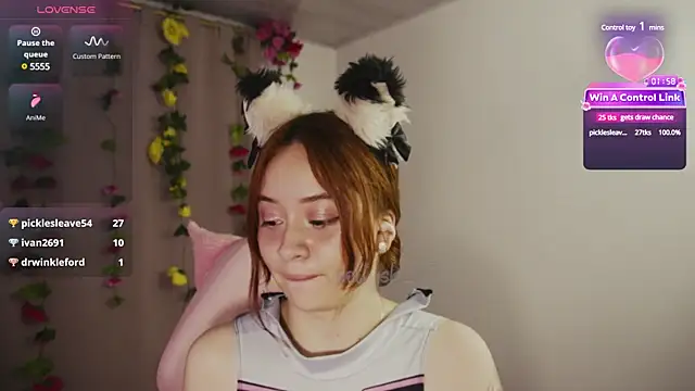 Snapshot of molly_russell chatting on 01/02/25, 02:33 molly russell online show from 01/02/25, 02:33