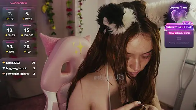 Snapshot of molly_russell chatting on 01/17/25, 03:22 molly russell online show from 01/17/25, 03:22