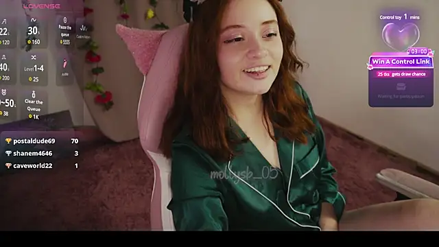 Snapshot of molly_russell chatting on 03/03/25, 07:39 molly russell online show from 03/03/25, 07:39