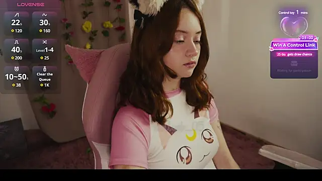 Snapshot of molly_russell chatting on 03/08/25, 06:16 molly russell online show from 03/08/25, 06:16